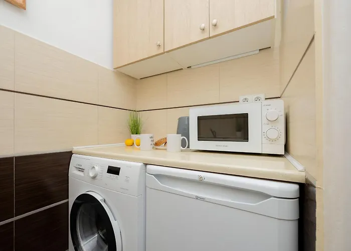 아파트 Studio Downtown By Renters *