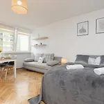 Studio Downtown By Renters وارسو