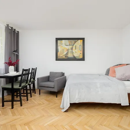 Studio Downtown By Renters *
